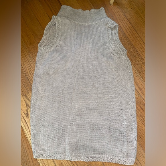 Tan vest - Picture 1 of 5